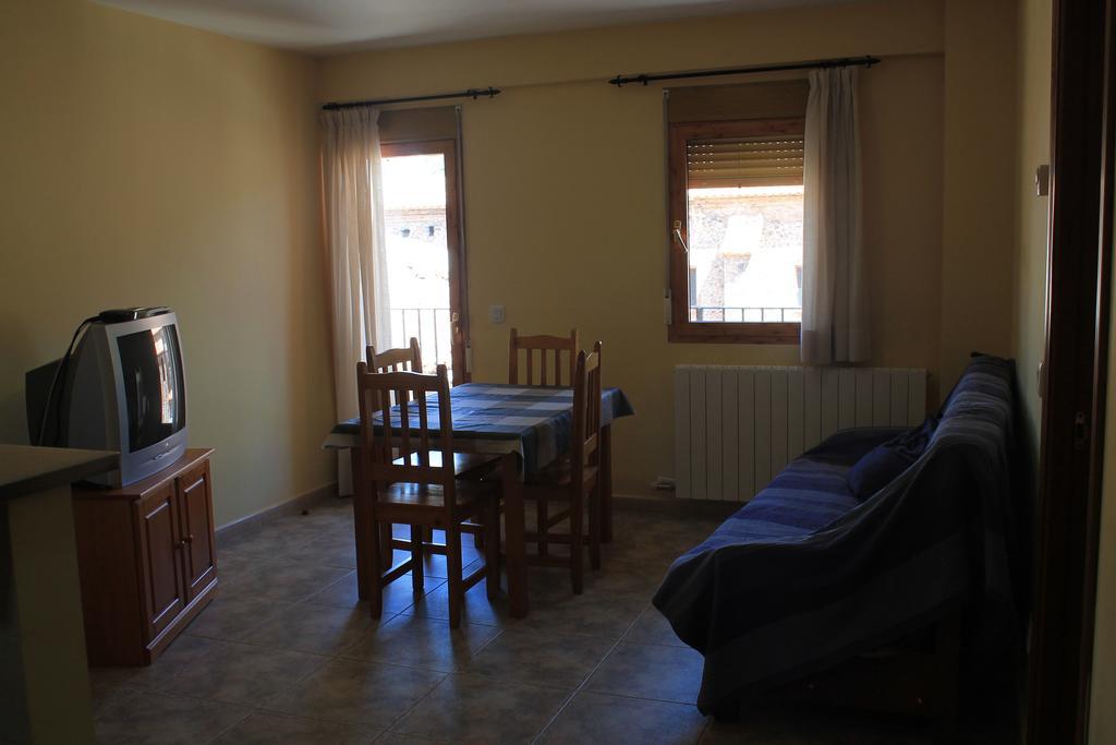 Apartamentos Turisticos Rosario Camarena de la Sierra Cameră foto