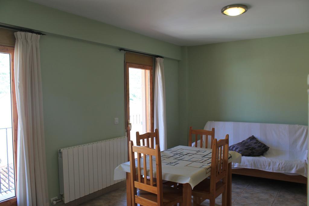 Apartamentos Turisticos Rosario Camarena de la Sierra Cameră foto